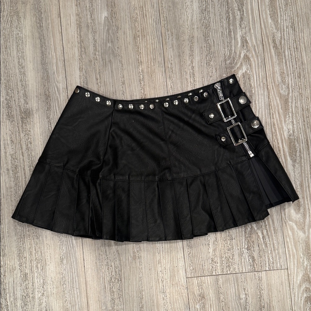 I am Gia black leather micro skirt